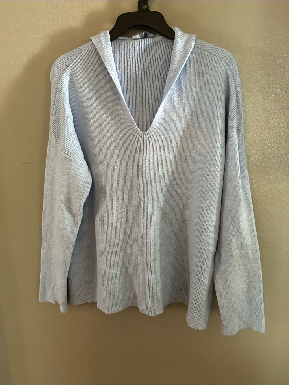 T Tahari Sweater - light blue v-neck ribbed with hood - Picture 2 of 11
